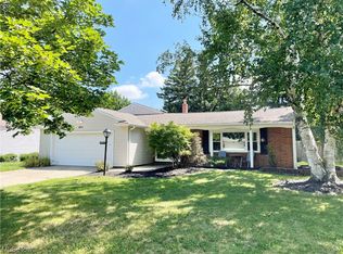 1811 Edenhall Dr, Lyndhurst, OH