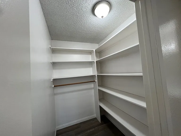 Raintree Garden Apartments — Photo 7