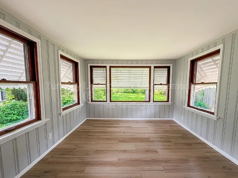 7724 Monroe Dr — Photo 5