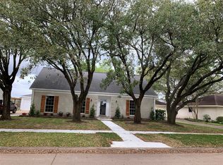 15323 Diana Ln, Houston, TX 77062