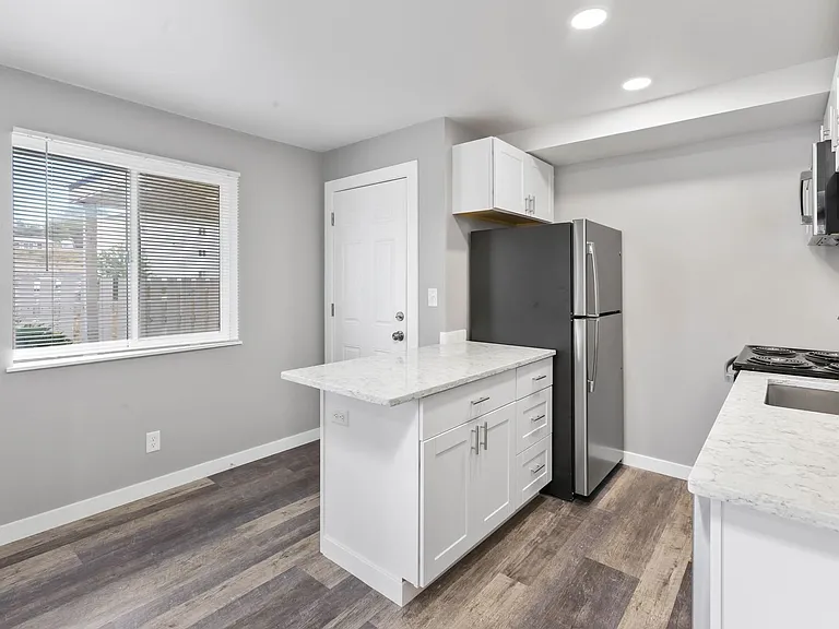 508 Southway Dr — Photo 16