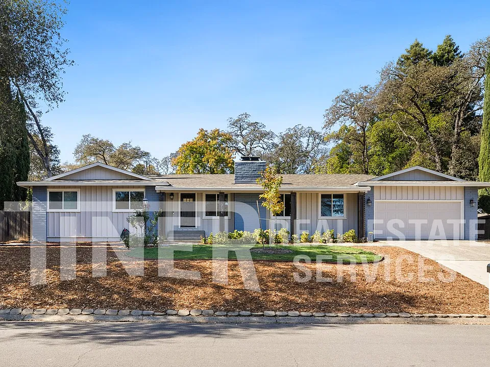 3134 Stanford Ln