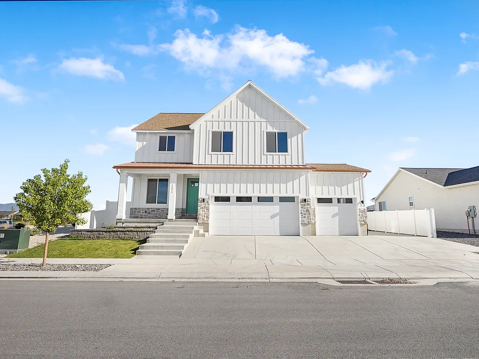 2371 E Cobble Creek Ln