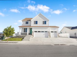 2371 E Cobble Creek Ln, Eagle Mountain, UT 84005