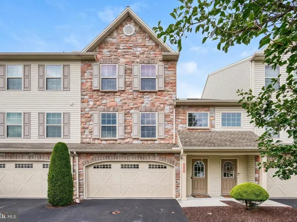 1814 Vista Dr, Mechanicsburg, PA 17055