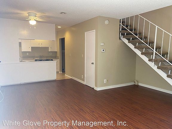 3rd image of 878 N Mallard St #2