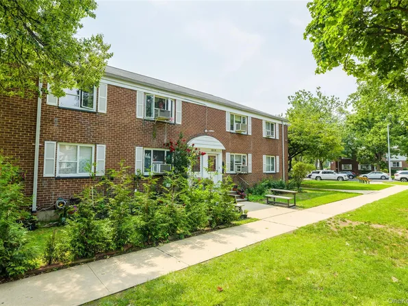 225-35 88 Avenue #42-9, Queens Village, NY 11427