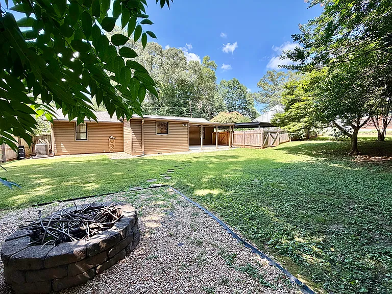 1627 Wainwright Dr SE — Photo 25