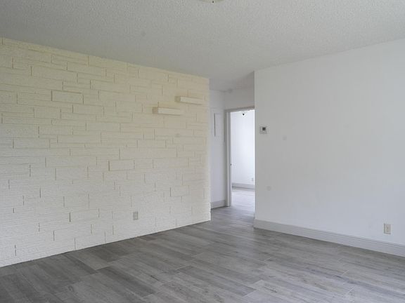 2nd image of 1321 NE 45th St