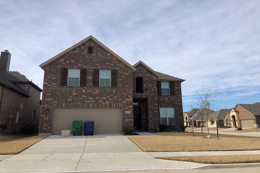 1st image of 2000 Lake Moss Ln