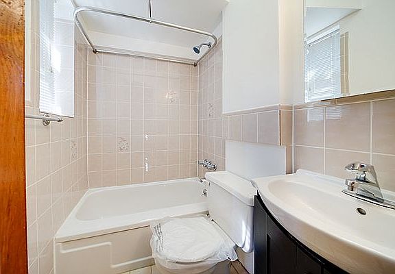 5th image of 364 15th St APT 3L