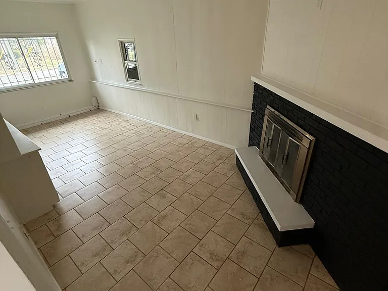 2275 Wadsworth Dr — Photo 9