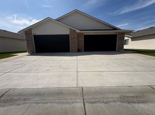 6837-6839 W Kollmeyer Ct, Wichita, KS 67205