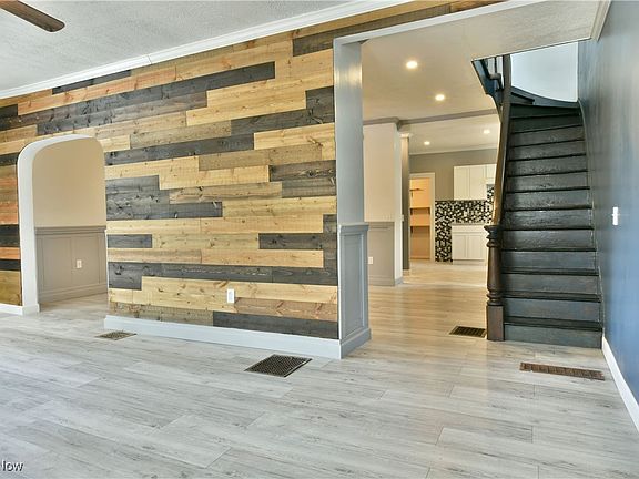 5th image of 236 N Arlington Ave