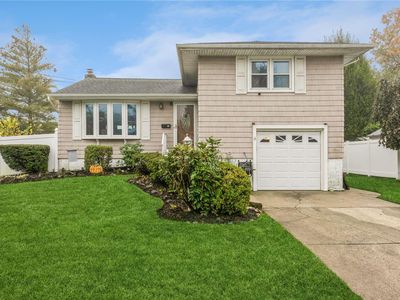88 N Cedar Street, Massapequa, NY, 11758