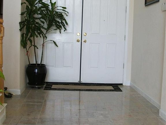 4th image of 2124 Bastona Dr