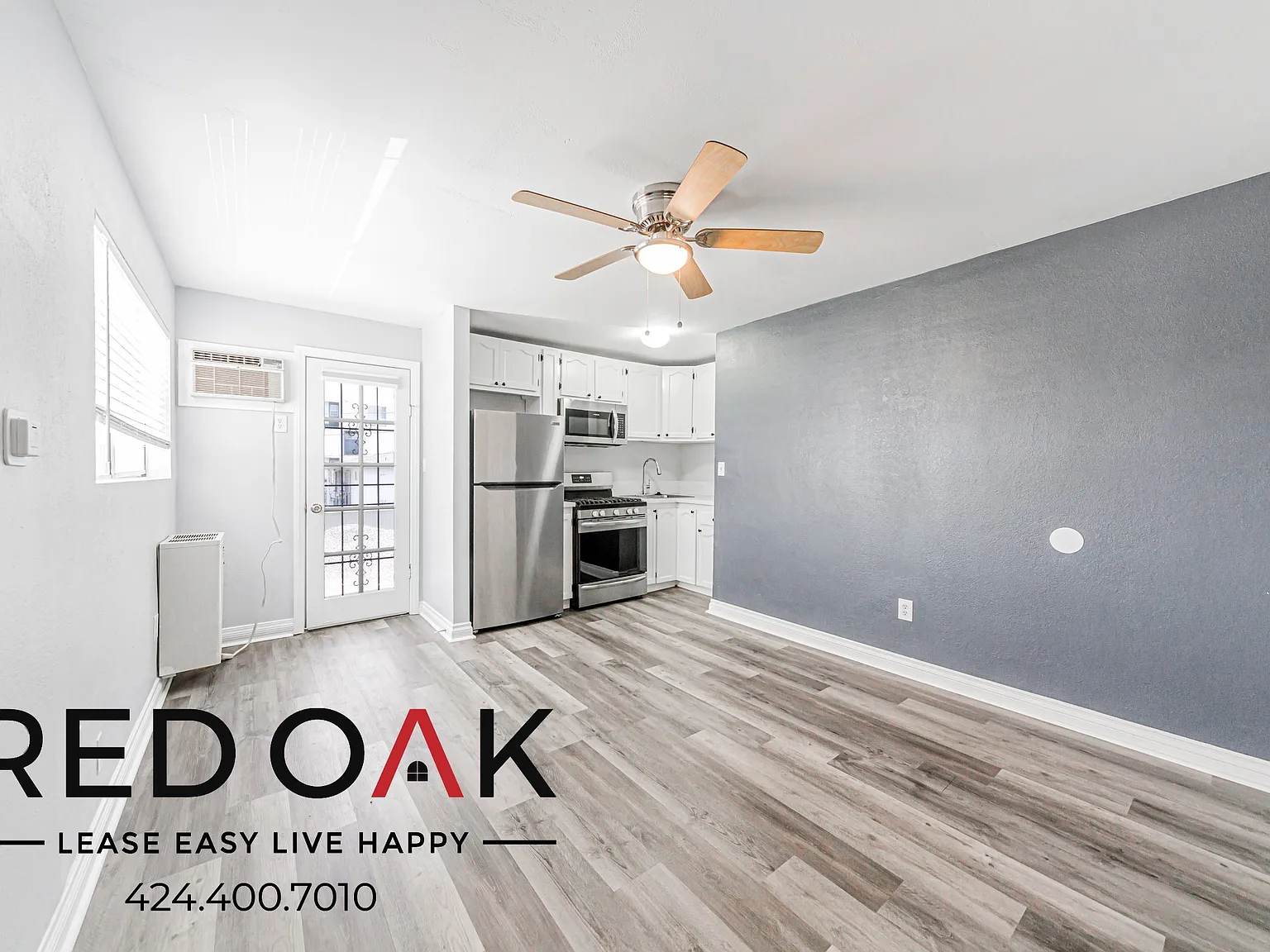 Refreshed 2-Bedroom with Included Parking & Private Balcony in Pico-Union! — Photo 4