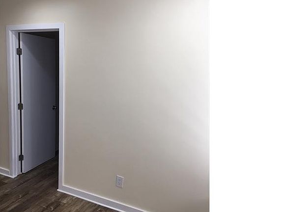 5th image of 615 N Fickett St