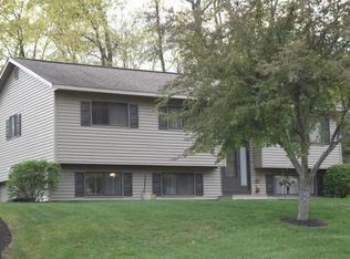 2 Grenada Cir, Nashua, NH 03062