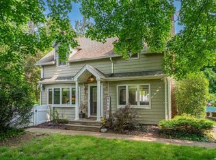 829 Meadow Rd, Smithtown, NY 11787