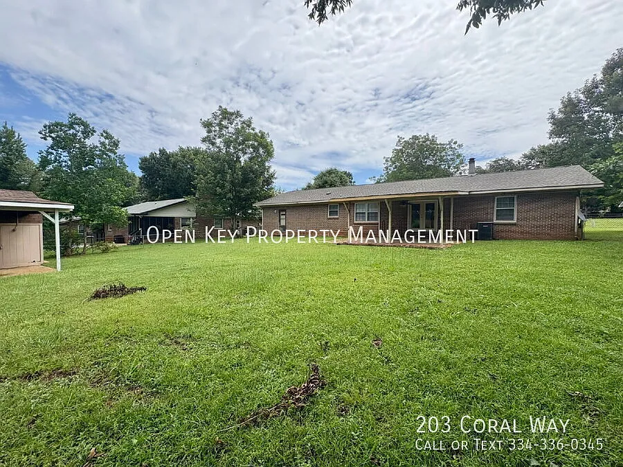 Fully Renovated 4BR / 2BA Home 10 Min to Ft. Rucker | Pet Friendly | Modern Finishes — Photo 4