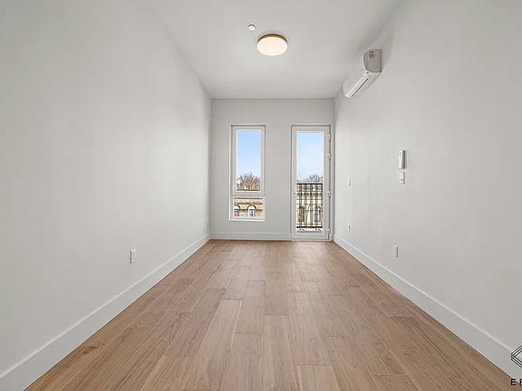 5th image of 1116 Rogers Ave #L2