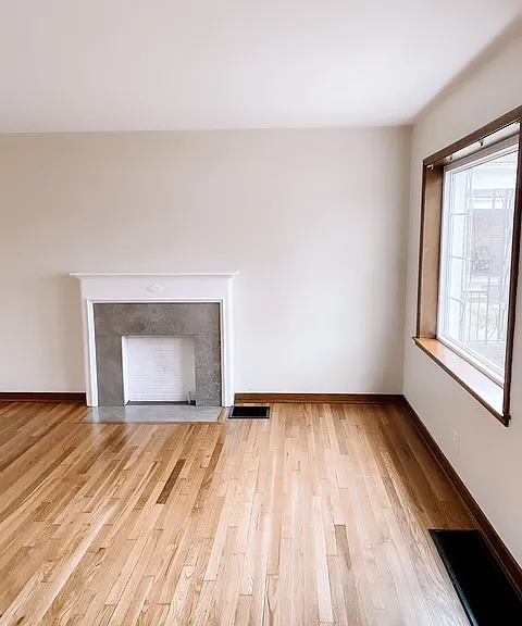25 E Henderson Rd #B — Photo 6