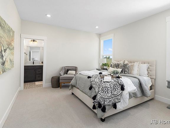 3rd image of 3773 Lenheer Dr #2