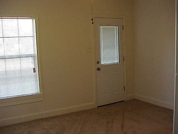 5th image of 713 SE 11th St