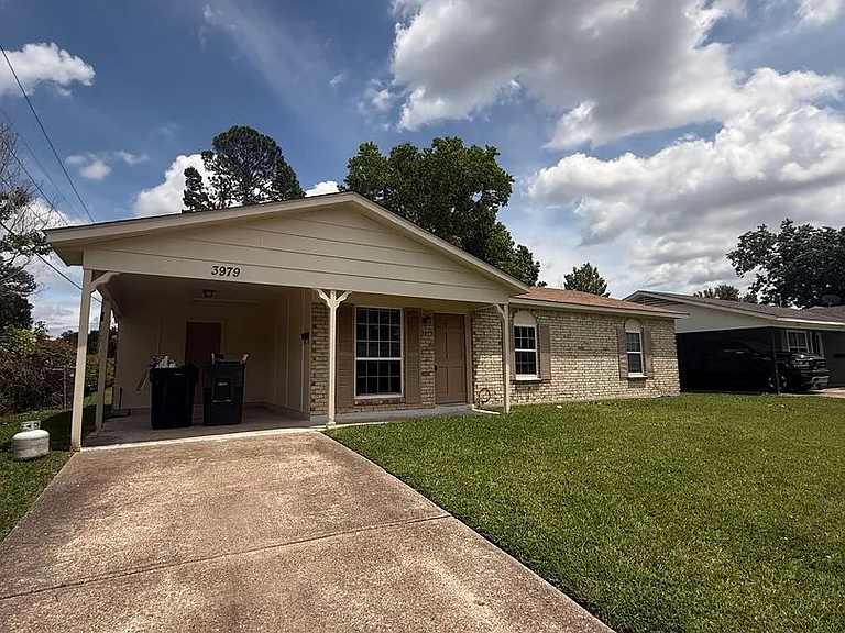 3979 Stuart Ave — Photo 2
