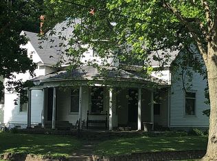 403 E 3rd St, Brocton, IL 61917