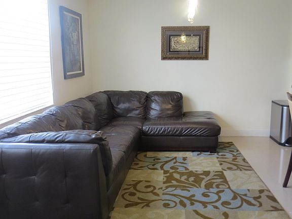 4th image of 20401 NE 30th Ave APT 322