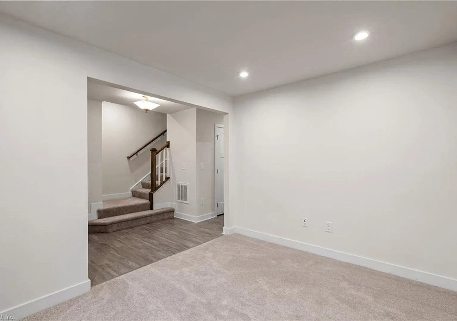 Newer Construction 3 Story Condo! — Photo 4