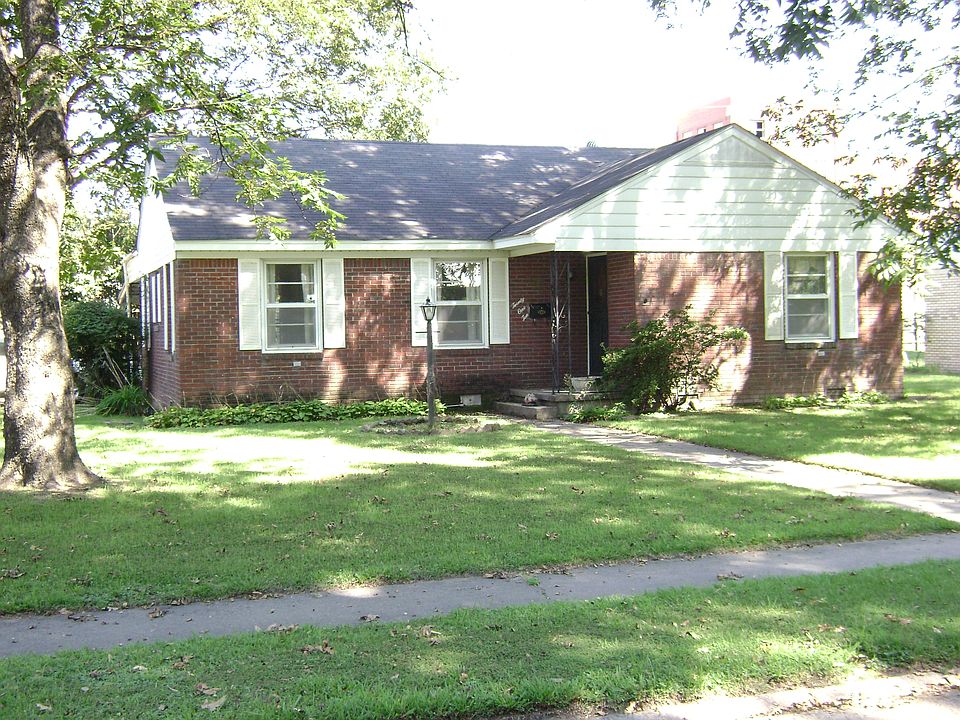 1st image of 2110 N Circle Dr