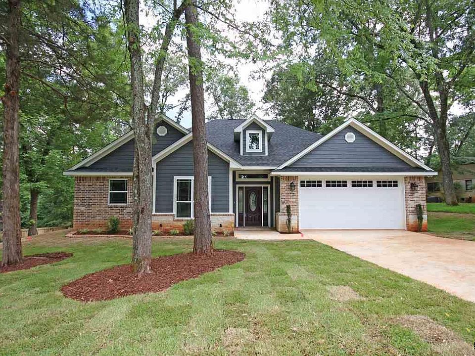 1st image of 203 Woodhaven Dr
