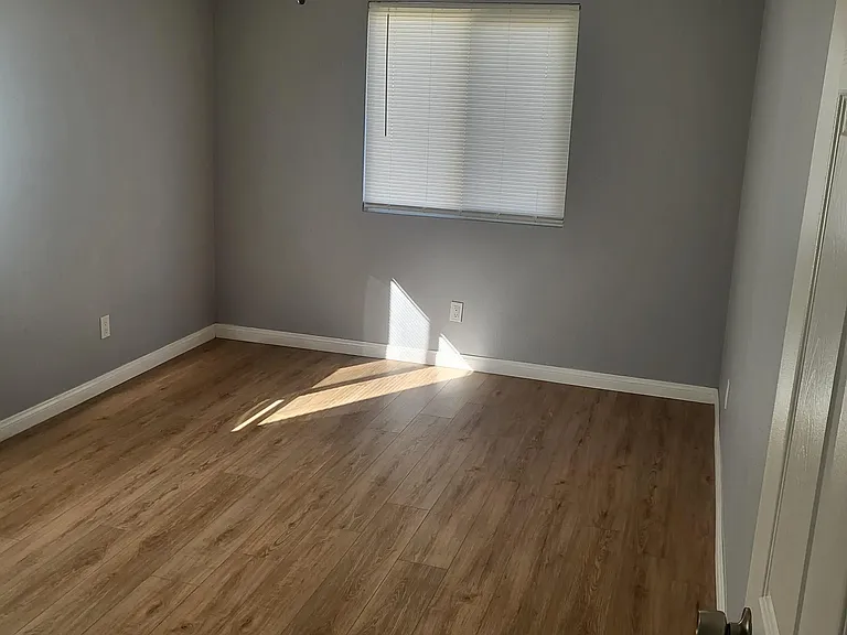 9344 Maple St — Photo 10