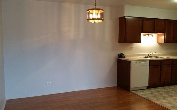 4th image of 718 Tullamore Ct APT 2D