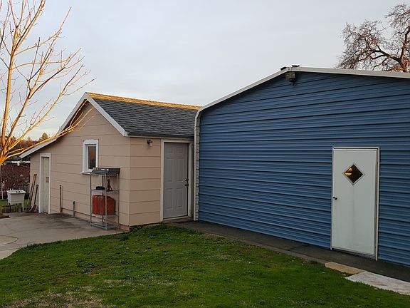 4th image of 4065 Grand Fir Cir
