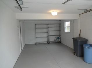 13 Standish Ln, Schaumburg, IL 60193