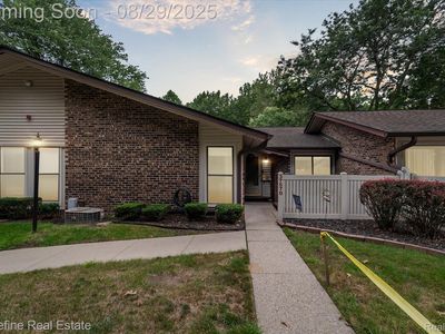 37570 Barkridge Cir, Westland, MI, 48185