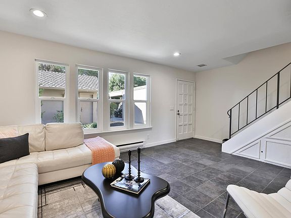 4th image of 1528 Pine Glen Ct