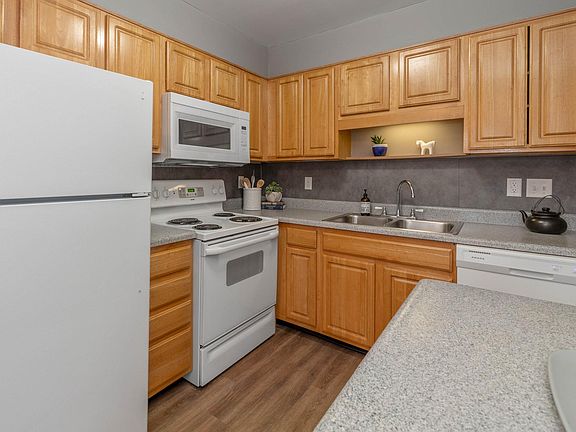5th image of 6909 Buckridge West Dr APT A