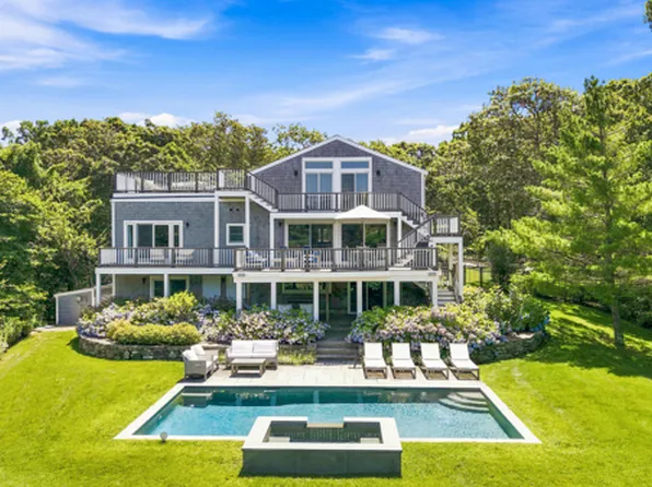 12 Brook Hollow Rd, West Tisbury, MA 02575