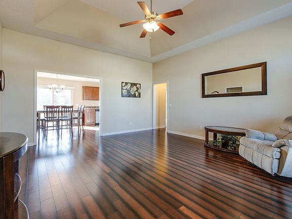 4th image of 1307 Wentworth Dr