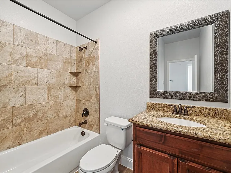 4909 Jefferson St — Photo 15