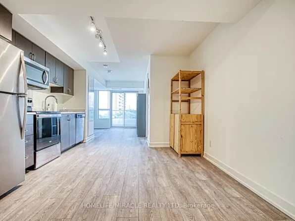 10 Wilby Cres #402, Toronto, ON M9N 0B6