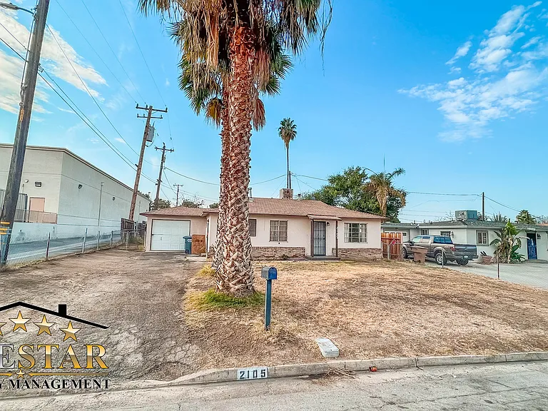 2105 Del Amo Way — Photo 1