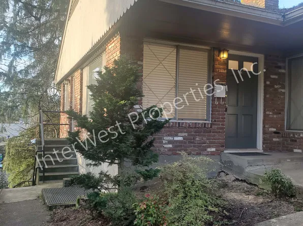 10 E Avenue Ln #A, Lake Oswego, OR 97034