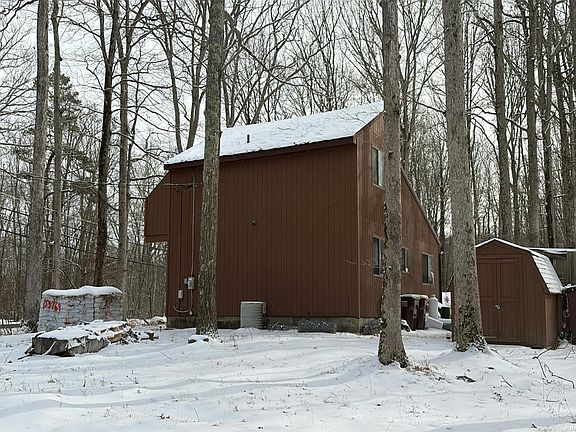 2nd image of 100 Yale Pl
