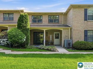 2668 Rolling Green Pl, Macungie, PA 18062